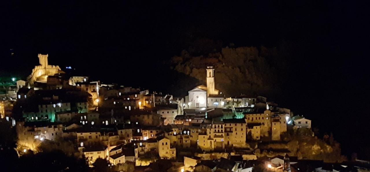 Gite Des Remparts Luceram Экстерьер фото